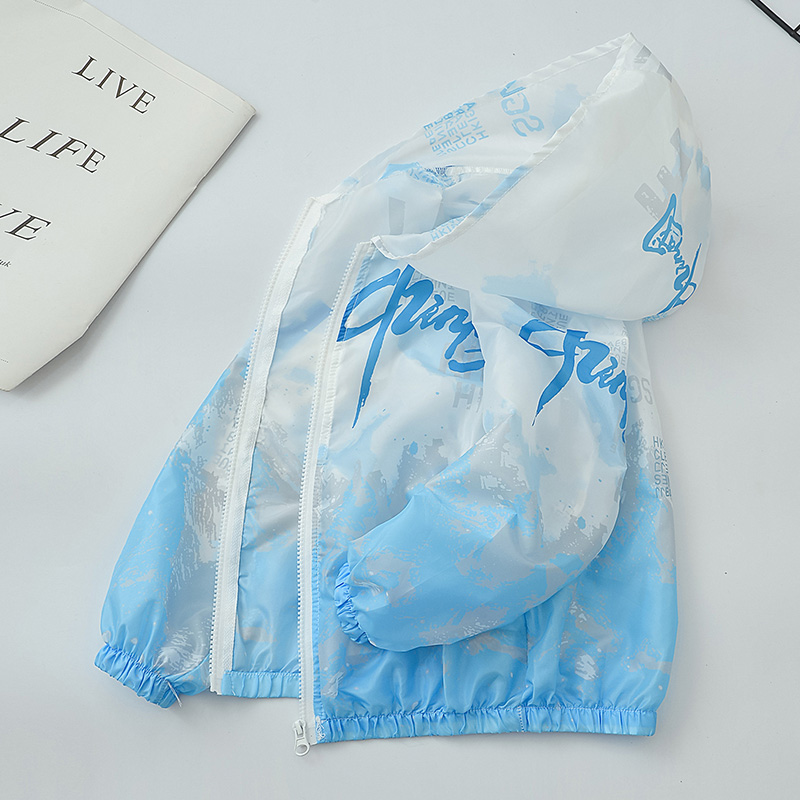 儿童渐变外套2025年夏季新款防晒衣男童皮肤衣大童连帽户外风衣男