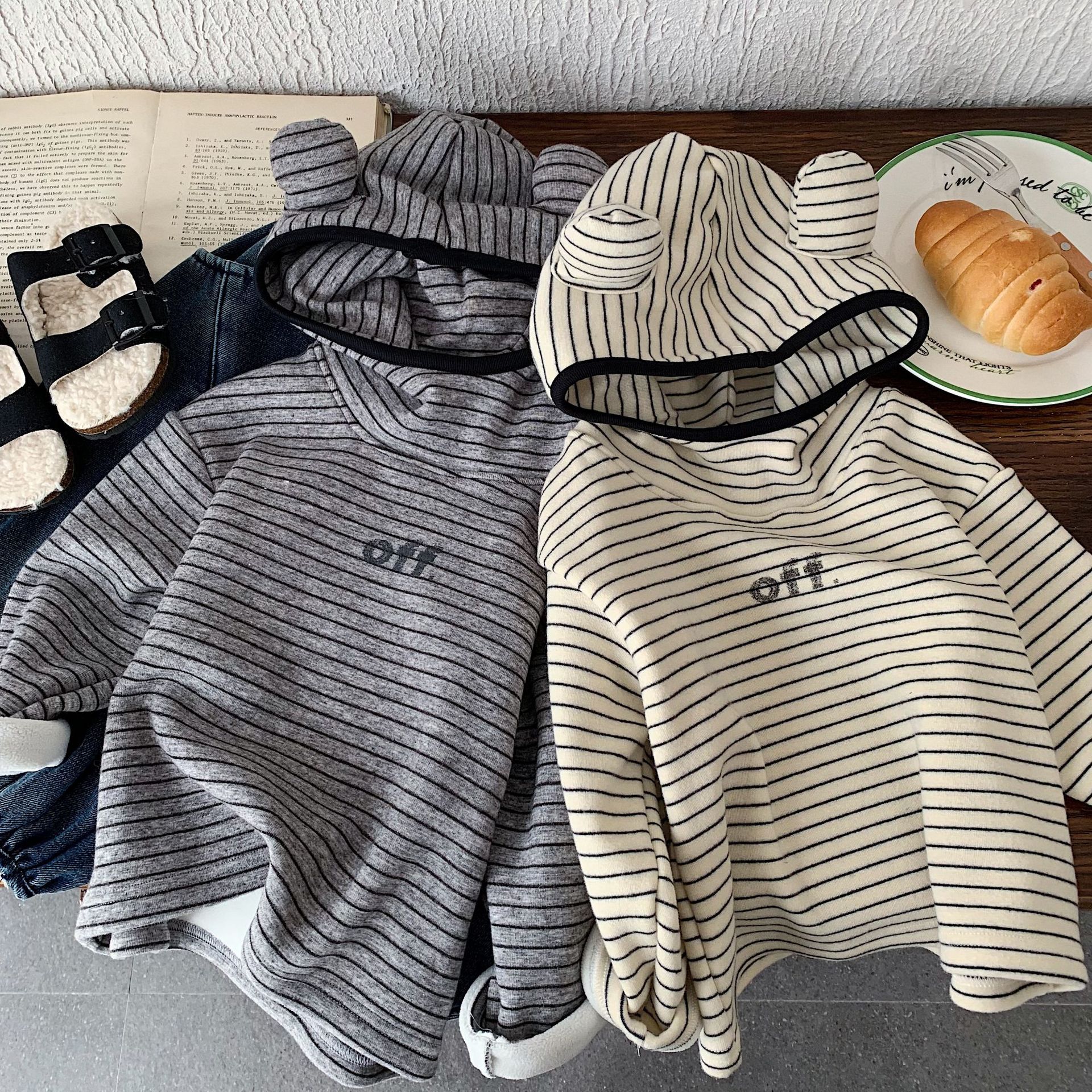 男童宝宝连帽条纹长袖加绒T恤秋冬款儿童可爱卫衣女打底内搭加厚