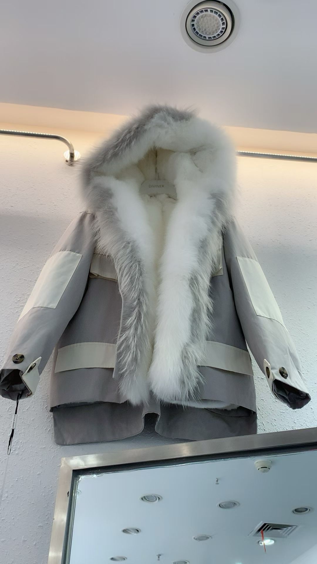 冬款时尚百搭显瘦羽绒服女价格私信羽绒服派克服fEIYASHI