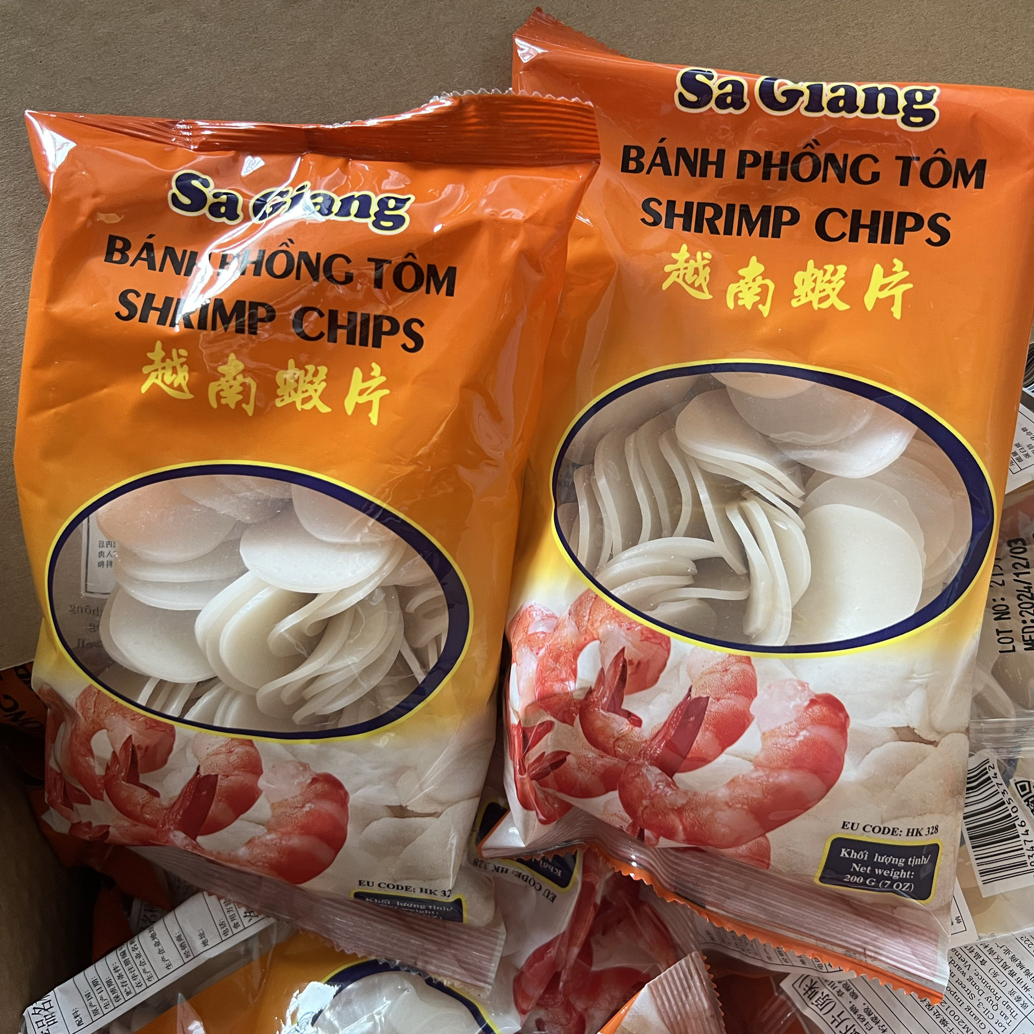 越南进口沙江蝦片虾饼虾片膨化食品需油炸 网红零食200g包邮