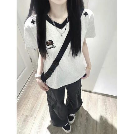 纯棉美式撞色V领刺绣小猴子短袖T恤女夏新款卡通正肩显瘦短款上衣