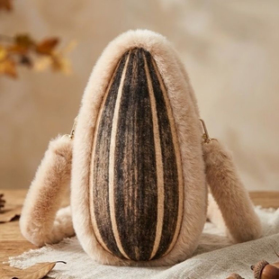 2026新款可爱卡通毛绒零钱包女学生便携式小包迷你小钱包