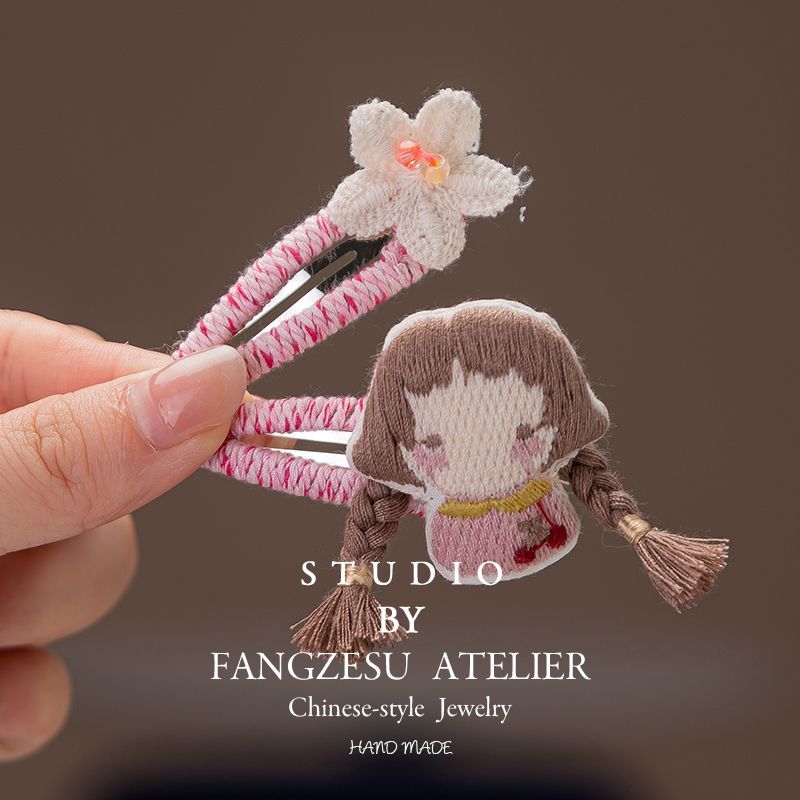 儿童粉色布艺小姑娘发夹