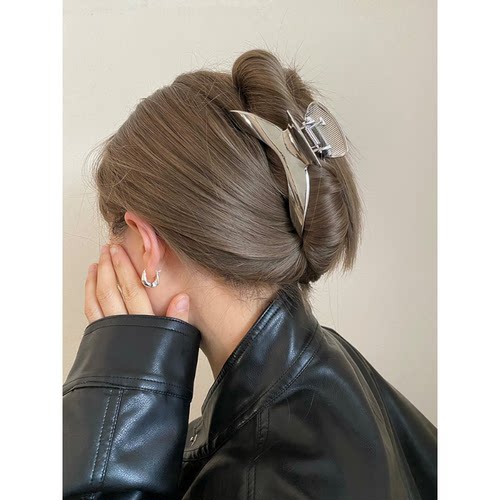 Busan韩国极简风拱形金属抓夹2024年新款后脑勺鲨鱼夹高级感发夹