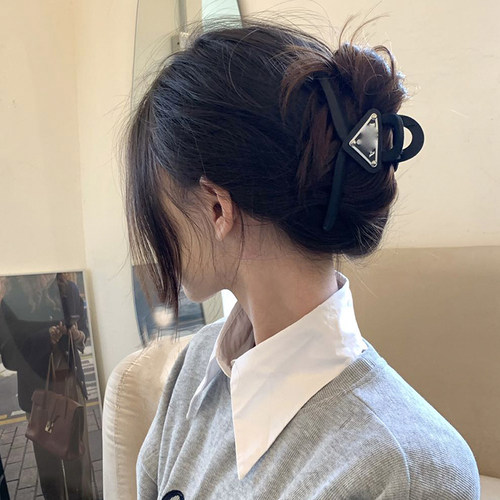 抓夹金属日韩交叉潮牌