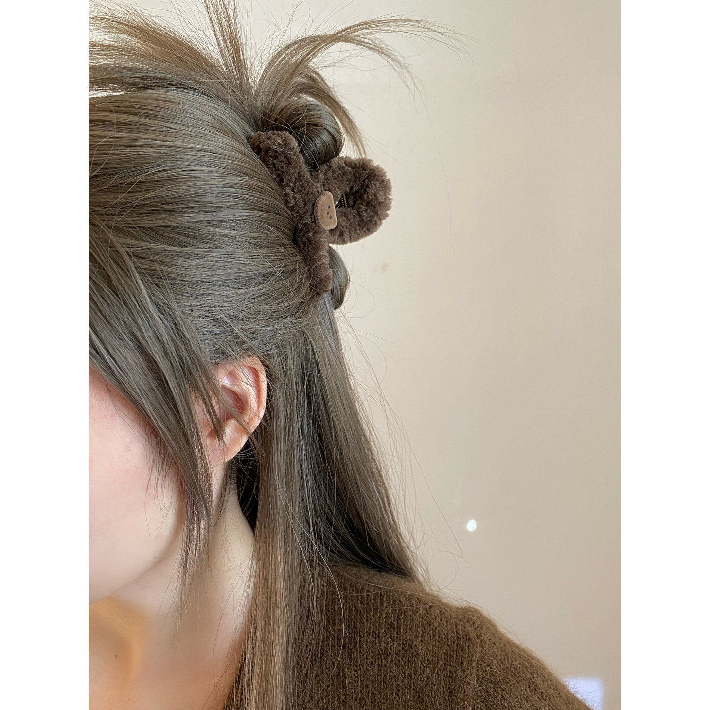 Busan卡通可爱小熊毛绒抓夹女时尚百搭高级感半扎发夹鲨鱼夹发饰