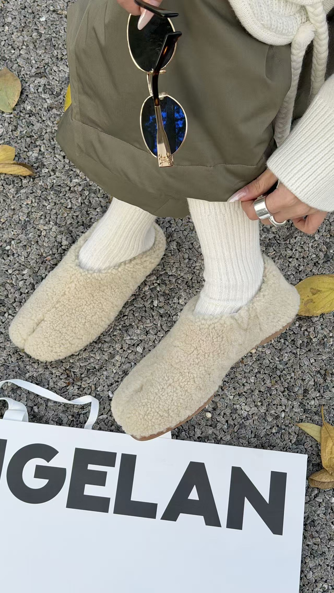 诗歌兰欧洲站真皮女鞋2025冬季新款时尚百搭舒适加绒保暖毛毛鞋潮