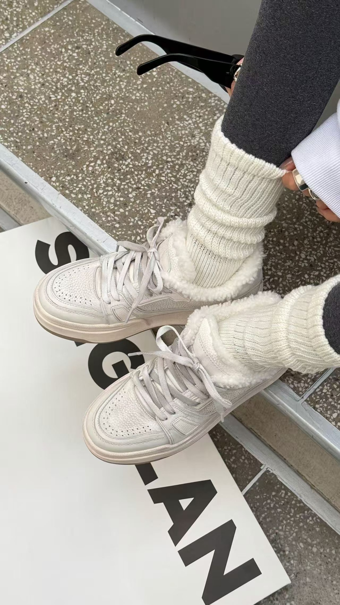 诗歌兰真皮加绒保暖女鞋2025冬新款时尚百搭舒适厚底休闲板鞋球鞋