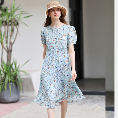 法式真丝蓝色气质连衣裙2025夏季新款穿搭碎花裙元气轻活风巨好看