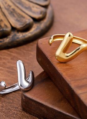 艾芙乐轻奢闪耀莫桑石爱心戒指s9