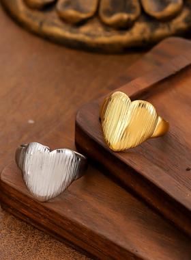 甜酷风爱心不锈钢女戒指