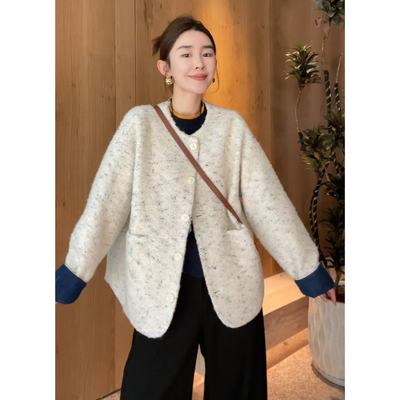 玖了个玖 2025秋季新品极简百搭牛仔蓝底色白色羔毛外套2509C5648