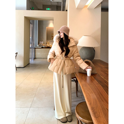 夏诗文 可溯源安心绒清洁90纯白鸭绒白狐狸毛领经典收腰羽绒服女