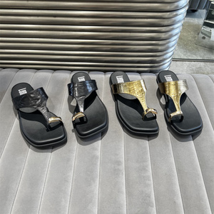 乐魔真皮套趾平底沙滩风凉拖鞋潮