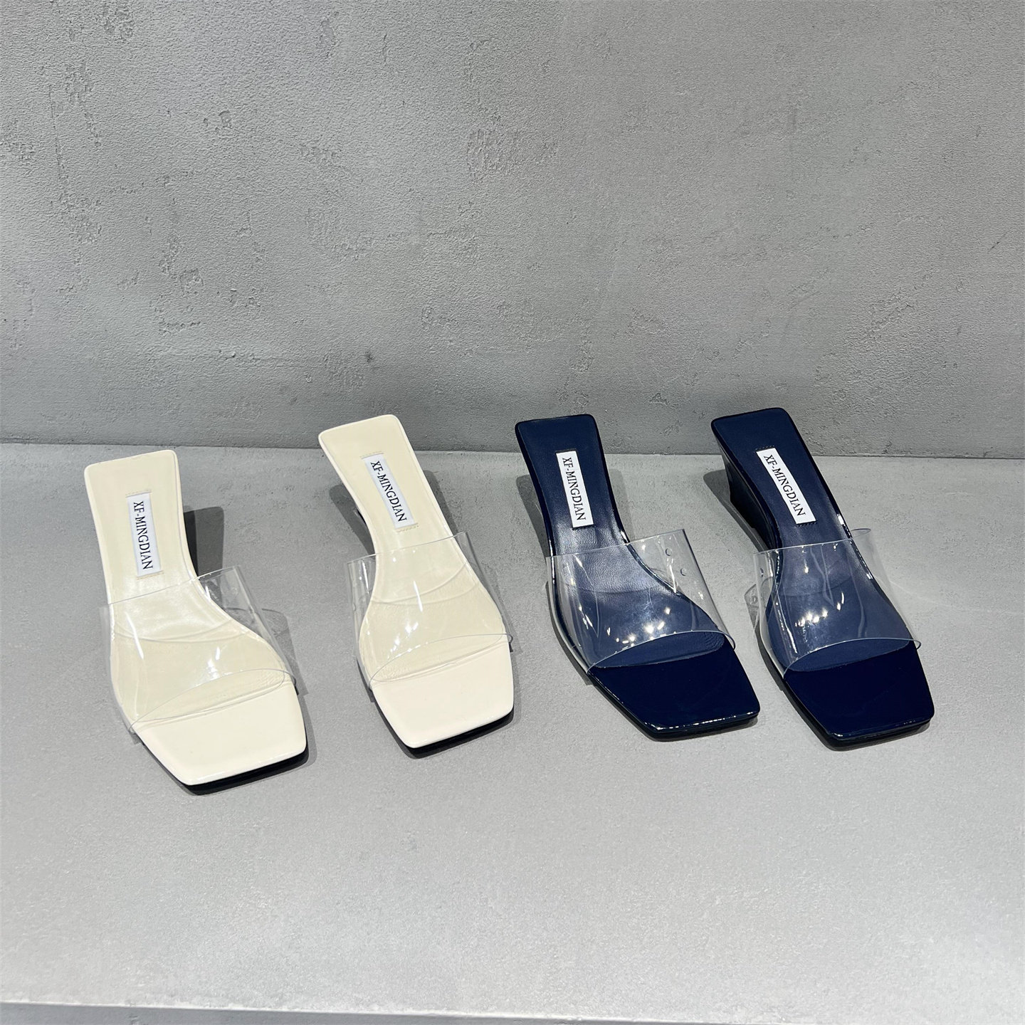 真皮坡跟胶片一字拖凉露趾凉拖鞋