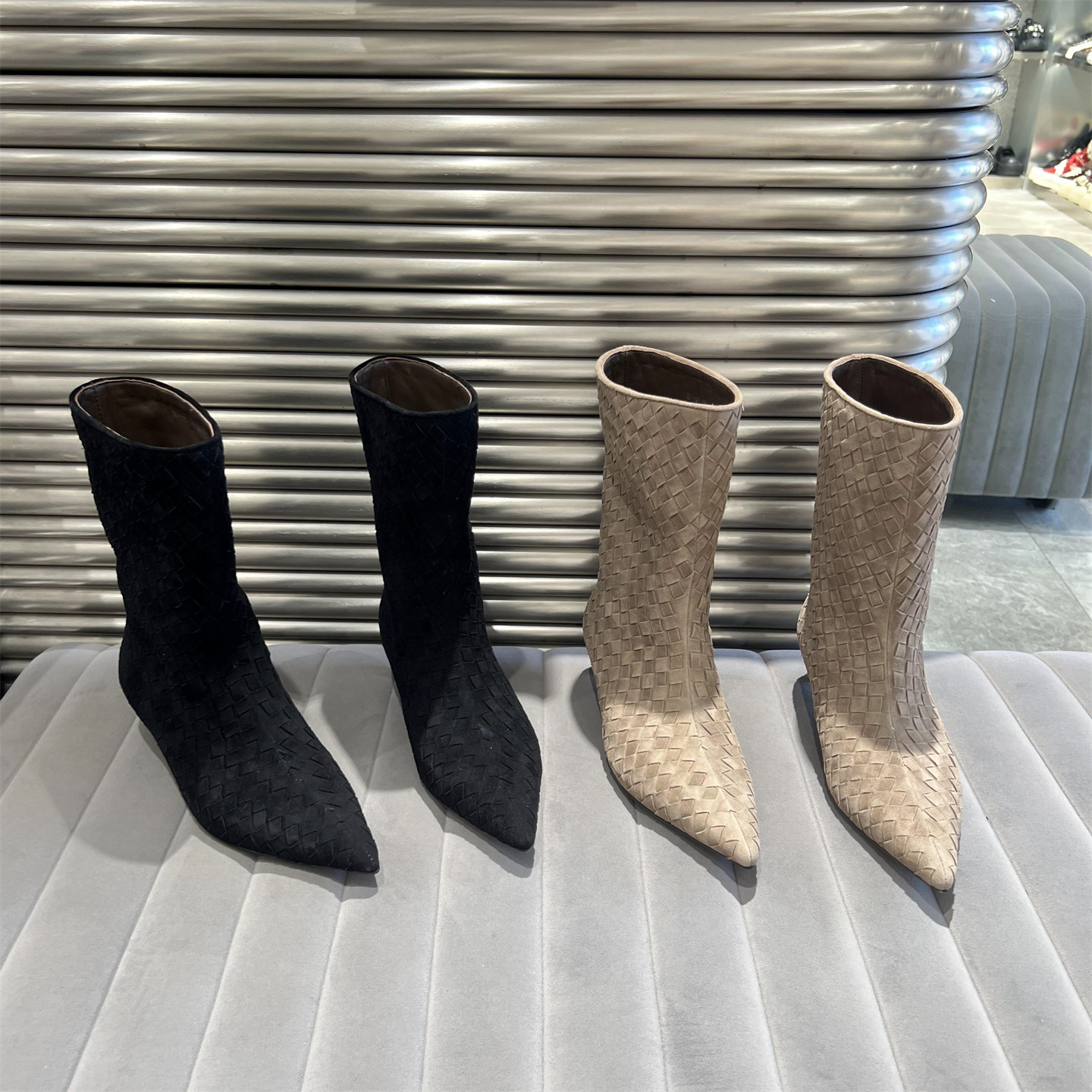 乐魔真皮编织尖头高跟短靴马丁靴