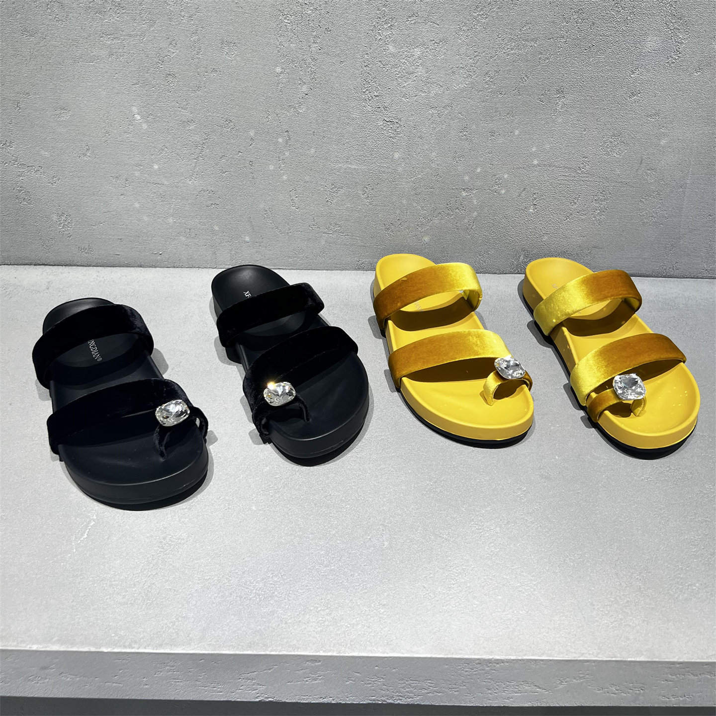 欧洲站女鞋2026夏新款欧货真皮水钻厚底套趾一字拖凉鞋沙滩凉拖鞋