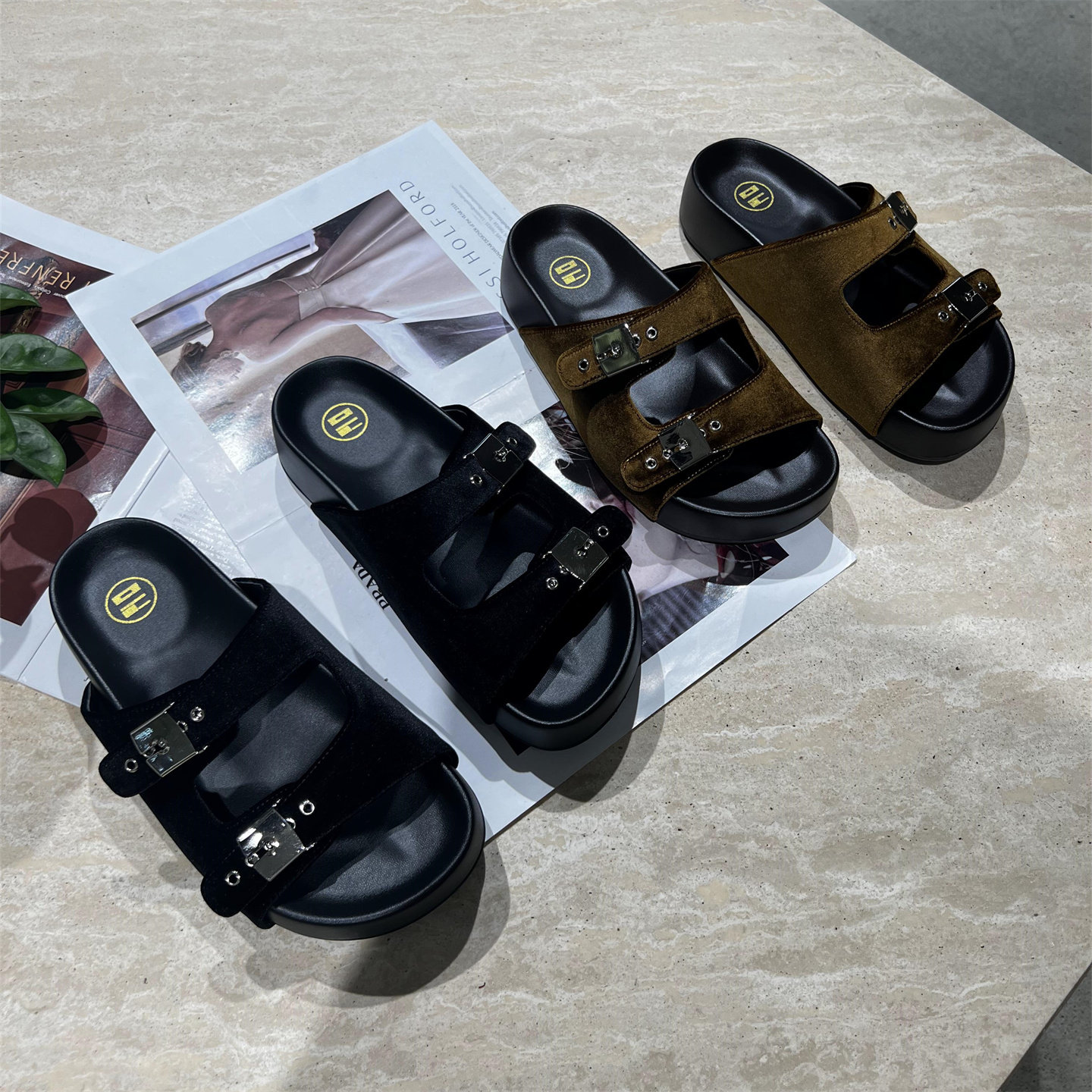 欧洲站女鞋2026夏新款真皮丝绒面厚底一字拖凉鞋沙滩风露趾凉拖鞋