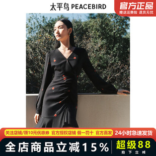 太平鸟雪纺碎花连衣裙女2025春新款长袖短款花边裙摆V领AAFAF1471