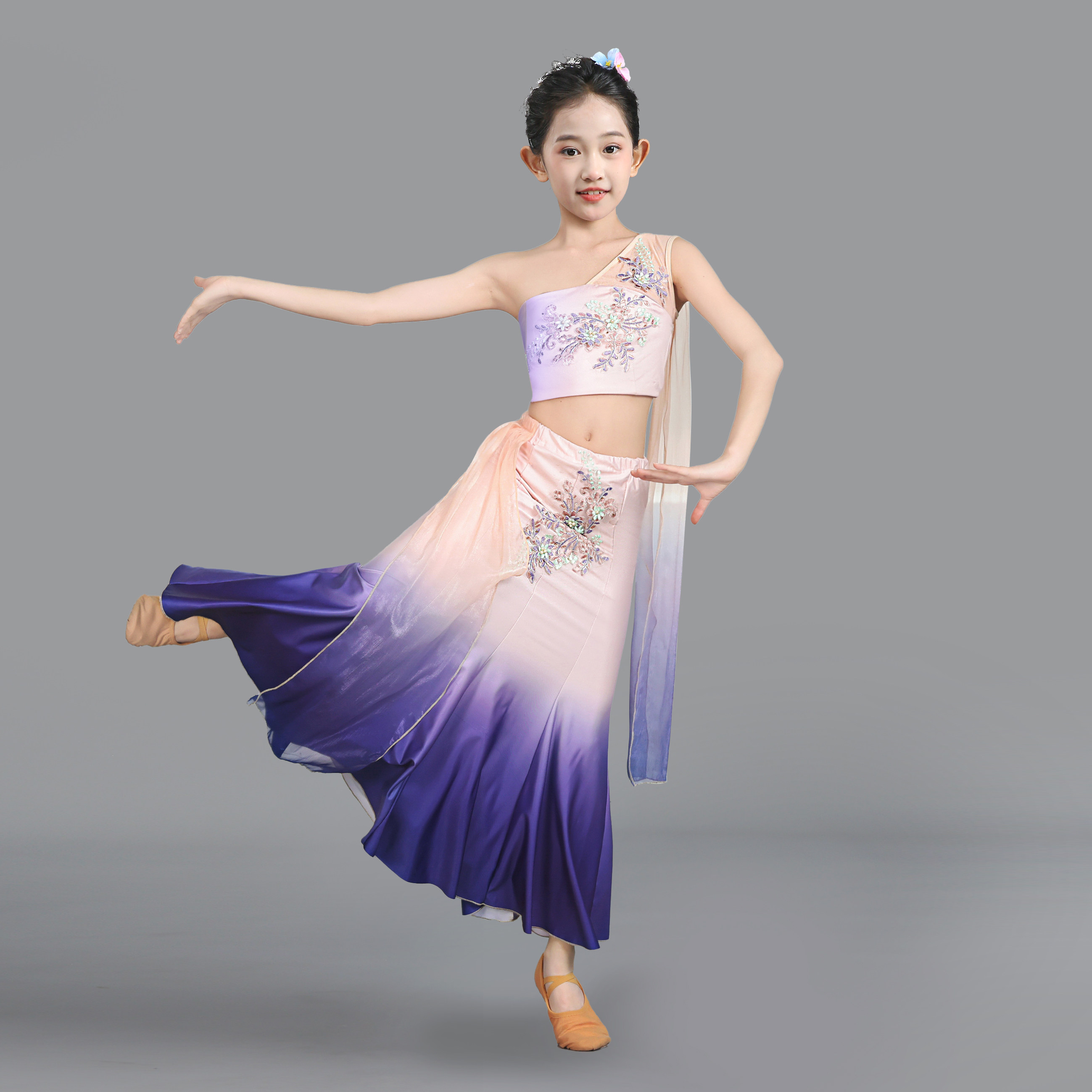 儿童傣族舞蹈服女艺考表演服装