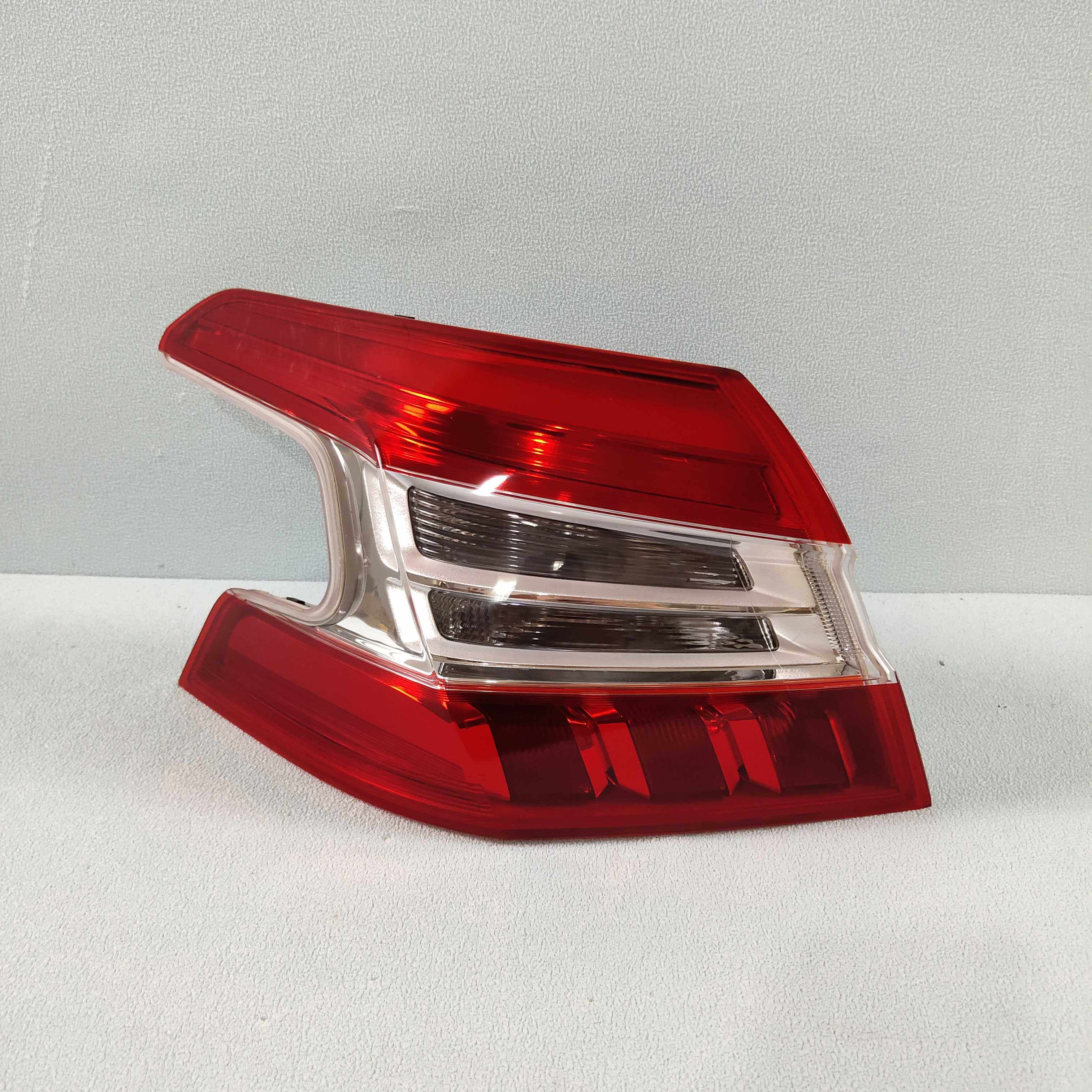 14 15 16 17 18款东风标致408原装后尾灯总成原厂倒车刹车转向灯