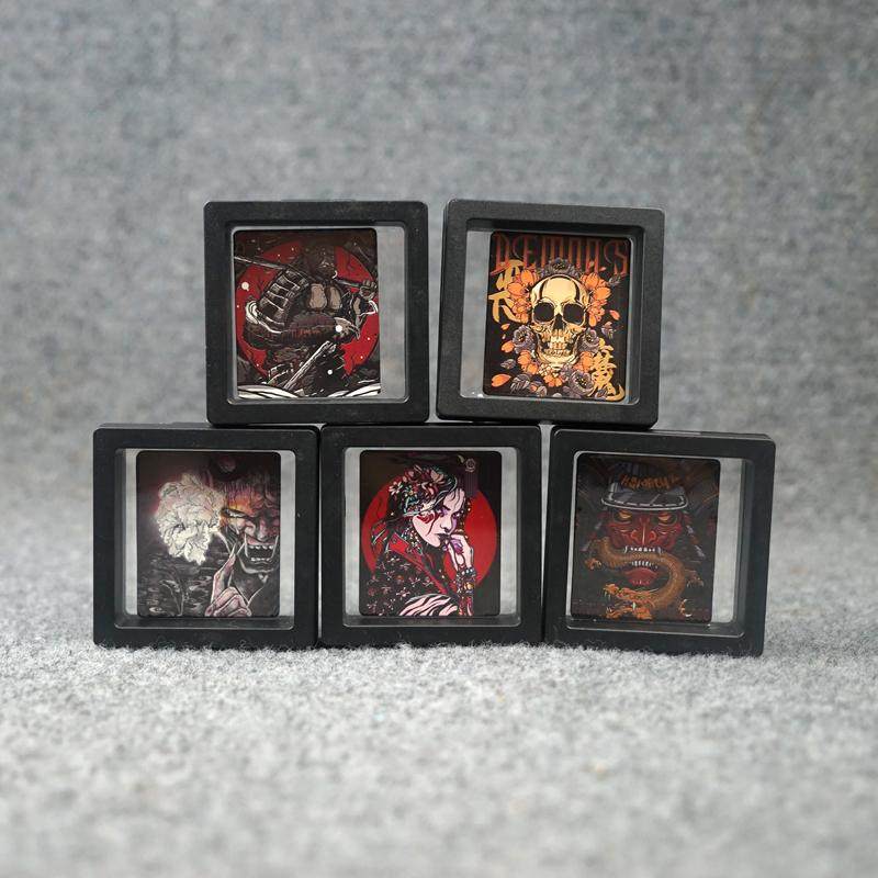 日单动漫浮雕铁牌双面立牌迷你挂画摆件,模玩/动漫/周边/娃圈三坑/桌游,动漫徽章/立牌,淘宝优惠券,粉丝福利购,淘宝优惠卷