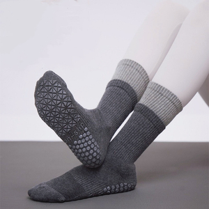 外贸ZF新款专业瑜伽袜中筒袜防滑袜女健身室内运动普拉提专用袜子