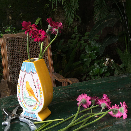 韩国ins博主同款法式高级感家居装饰摆件奶油色手提奶壶陶瓷花瓶