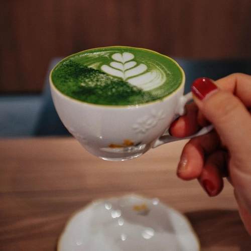 中古法国Renoma复古可爱小花杯碟浮雕釉下彩手绘汤吞骨瓷咖啡杯碟