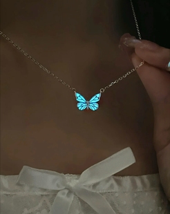 999纯银蝴蝶光项链女发光夜光银饰小众原创生日送闺蜜女朋友礼物