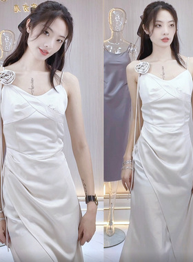 吊带连衣裙女v领修身包臀开叉性感中长裙A字裙缎面高级感气质裙子