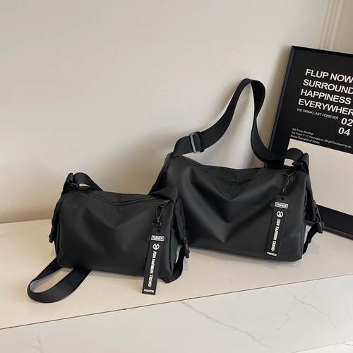 高级质感防水斜挎包包男女百搭休闲单肩包潮大容量简约运动枕头包