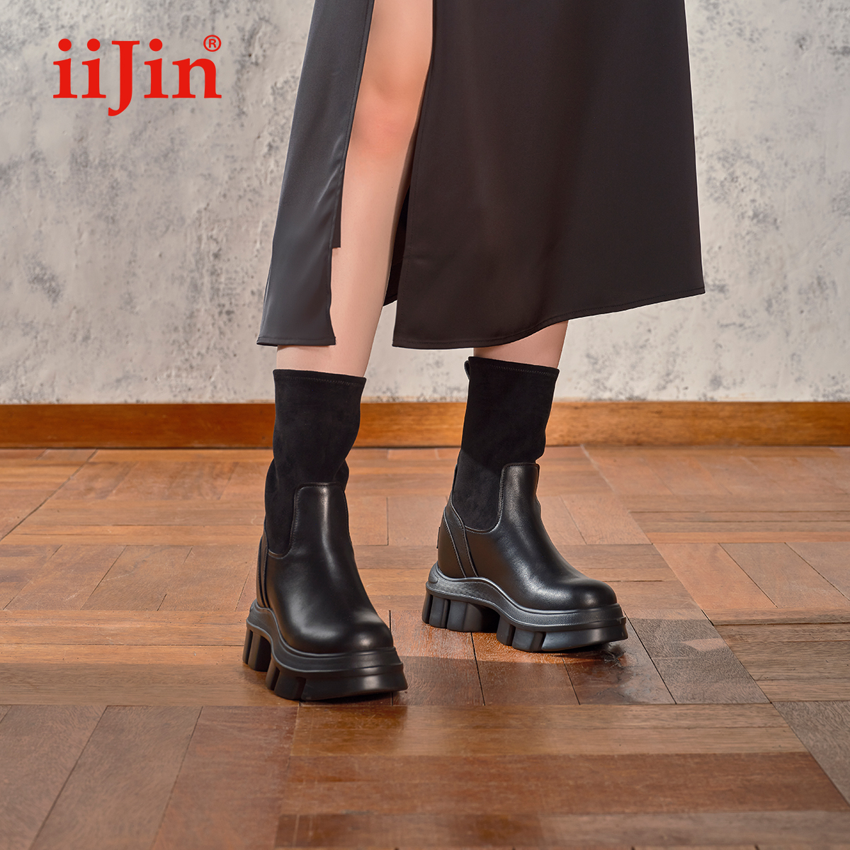 艾今10.5cm增高超轻弹力绒马丁靴