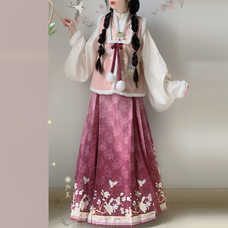 宴花辞原创粉黛玉琢汉服女明制刺绣加绒合领比甲马面裙日常款冬季