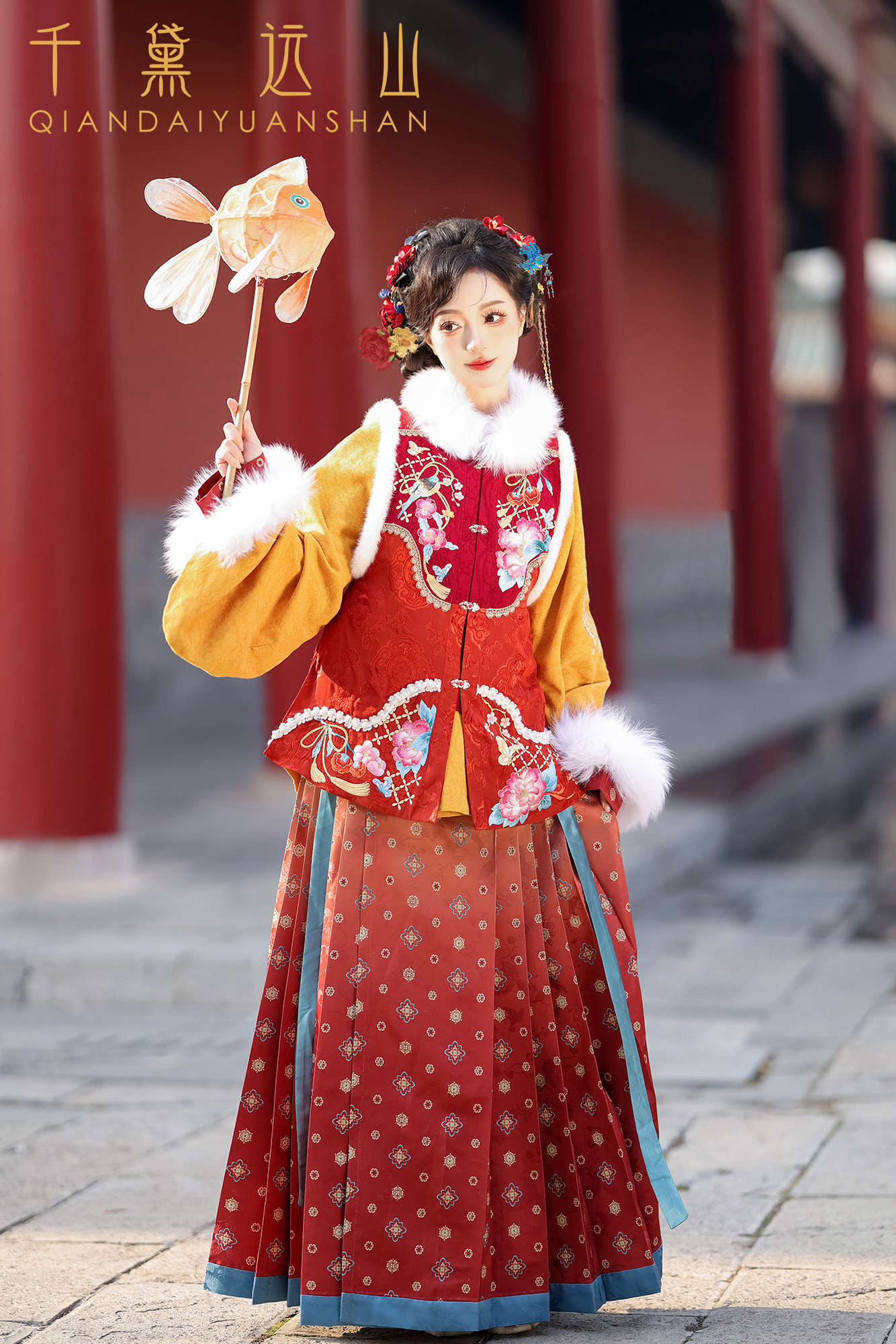 千黛远山【凤穿牡丹】明制圆领袄比甲马面裙原创刺绣汉服女初春红