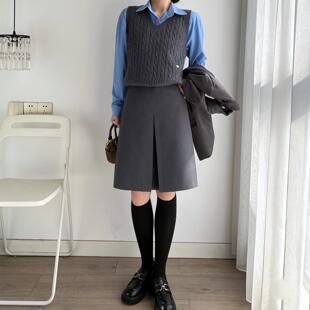 OL灰色半身裙女2026秋装新款气质褶皱A字摆高腰显瘦裙子设计感