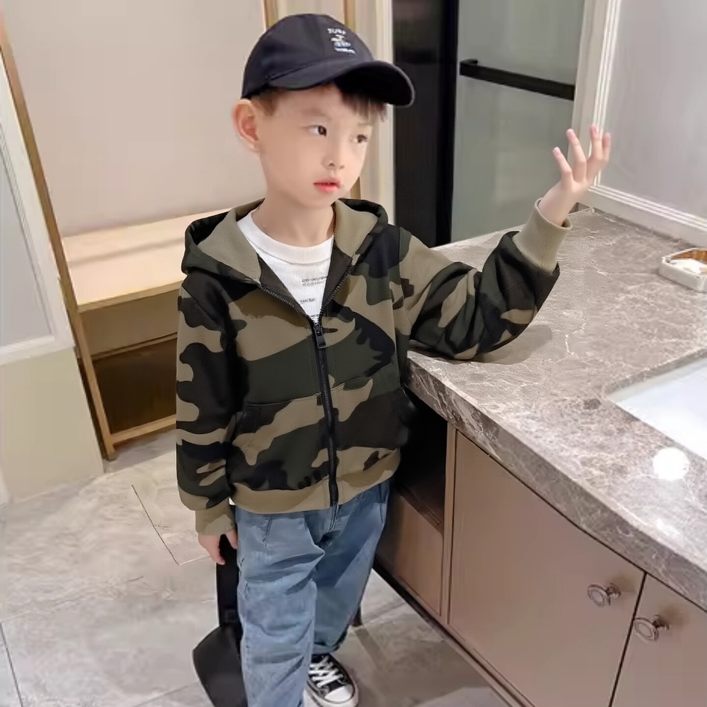 外贸童装2026春季新品韩版儿童服装连帽衫男童纯棉长袖迷彩外套潮