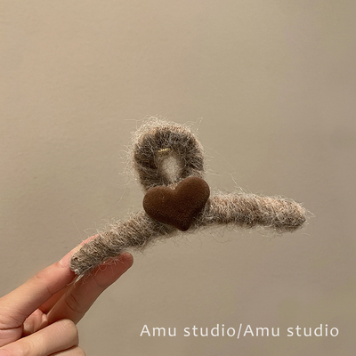 韩系秋冬大号毛绒爱心抓夹女气质后脑勺盘发鲨鱼夹发量多发夹头饰