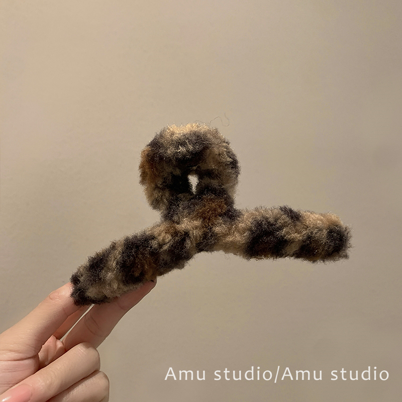 韩国秋冬豹纹羊羔毛绒抓夹女气质后脑勺盘发鲨鱼夹发量多发夹头饰