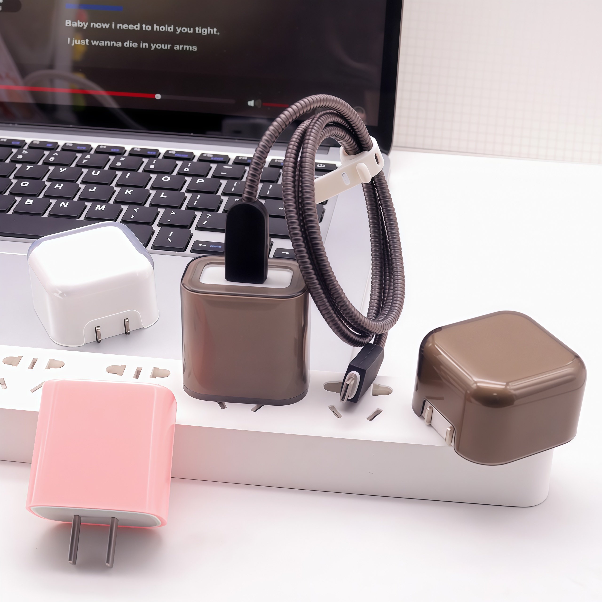 纯色适用苹果17充电器保护套16数据线硅胶套ipad快充20W壳15缠绕