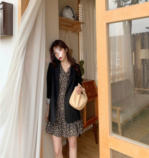 春季 V领长袖 小个子女通勤 可娘可man Tracy木耳边碎花连衣裙配西装