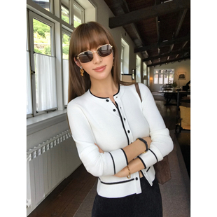 女春秋高智感百搭显瘦内搭打底衫 撞色拼接针织开衫 上衣 美式 香香