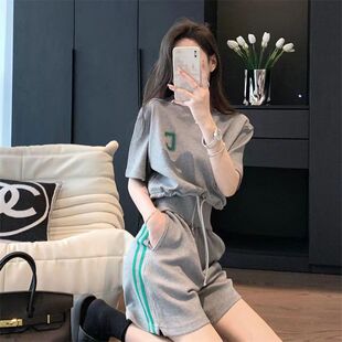 女夏季 洋氣小個子寬松減齡短袖 時尚 短褲 兩 休閑運動套裝 恒源祥美式
