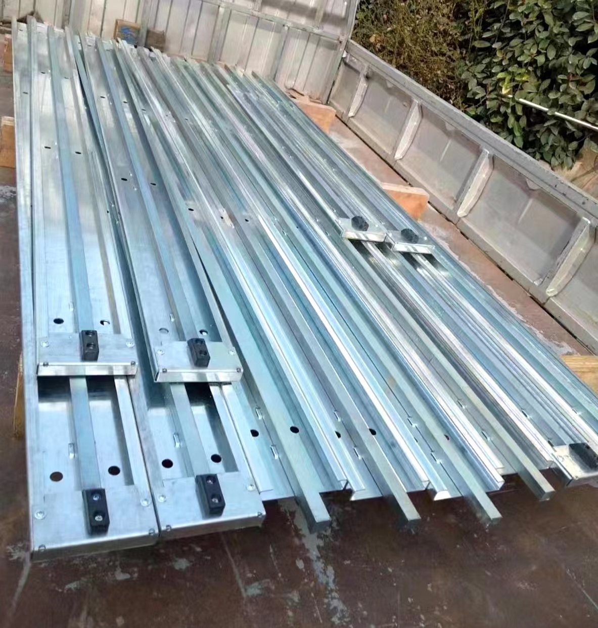 密集架轨道移动货架铁导轨手摇文件档案架配件路轨摇臂柜推柜地轨