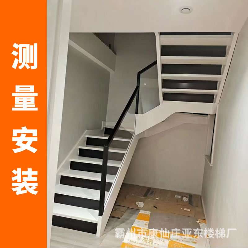 售楼中心电镀玻璃护栏L型复式洋房家装立体双梁楼梯设计放样