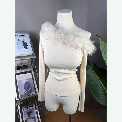 DAISYJING2025新款纯欲百搭斜肩毛毛领修身加绒T恤打底衫上衣女潮