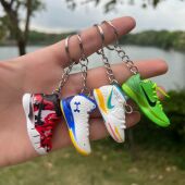 迷你球鞋 模型挂件立体背包挂饰 钥匙扣模型科比库里詹姆斯欧文球鞋