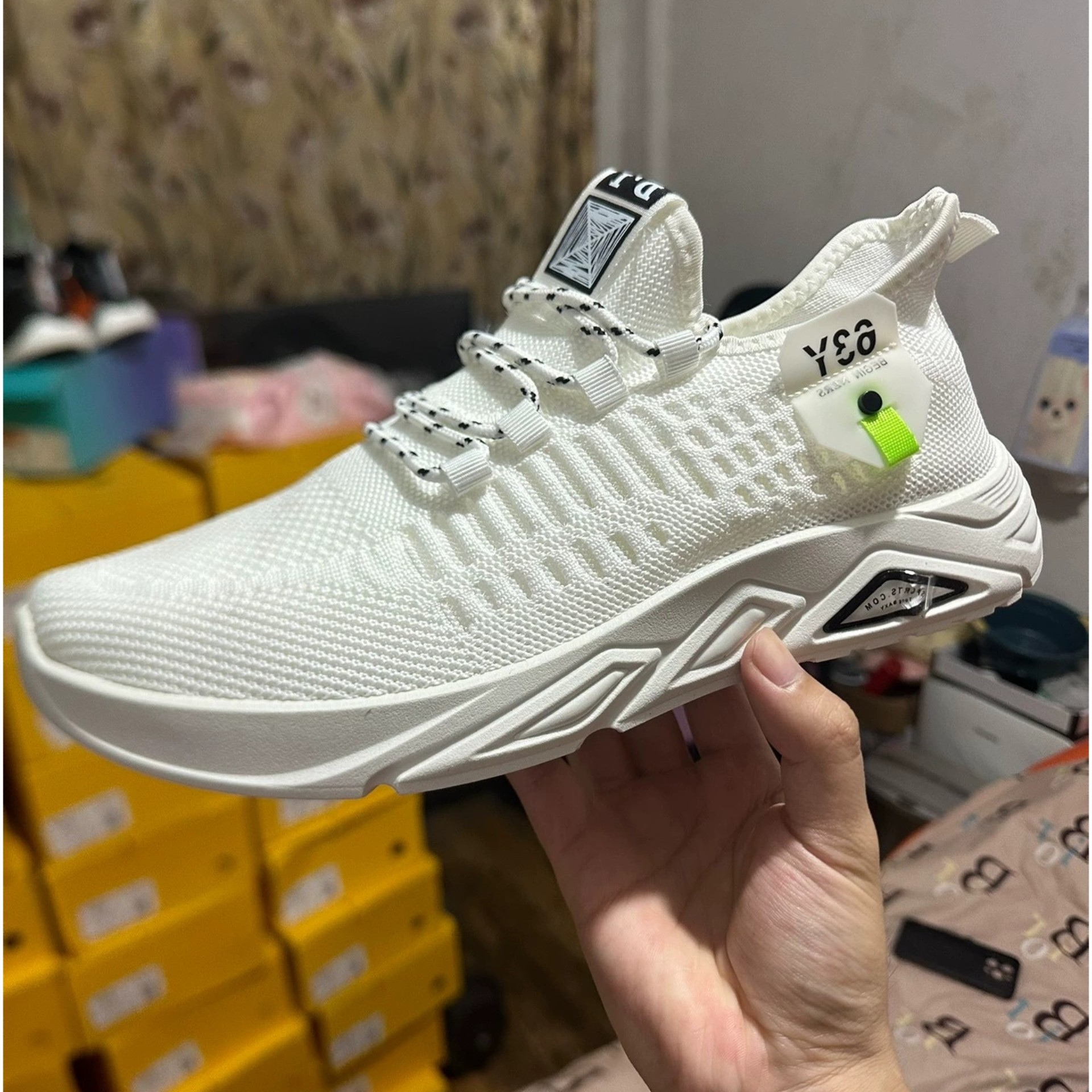 微瑕品牌折扣时尚新款男鞋子透气飞织运动鞋网红大码潮鞋青少年