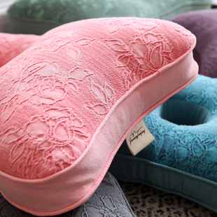 单孔荞麦枕水洗棉带孔带洞护耳硬枕芯老人助眠护颈枕不压耳朵枕头