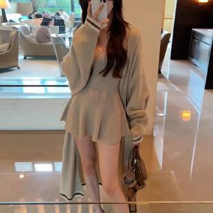 秋冬季新款针织连衣裙v领小个子甜辣妹A字裙修身性感短裙子配大衣